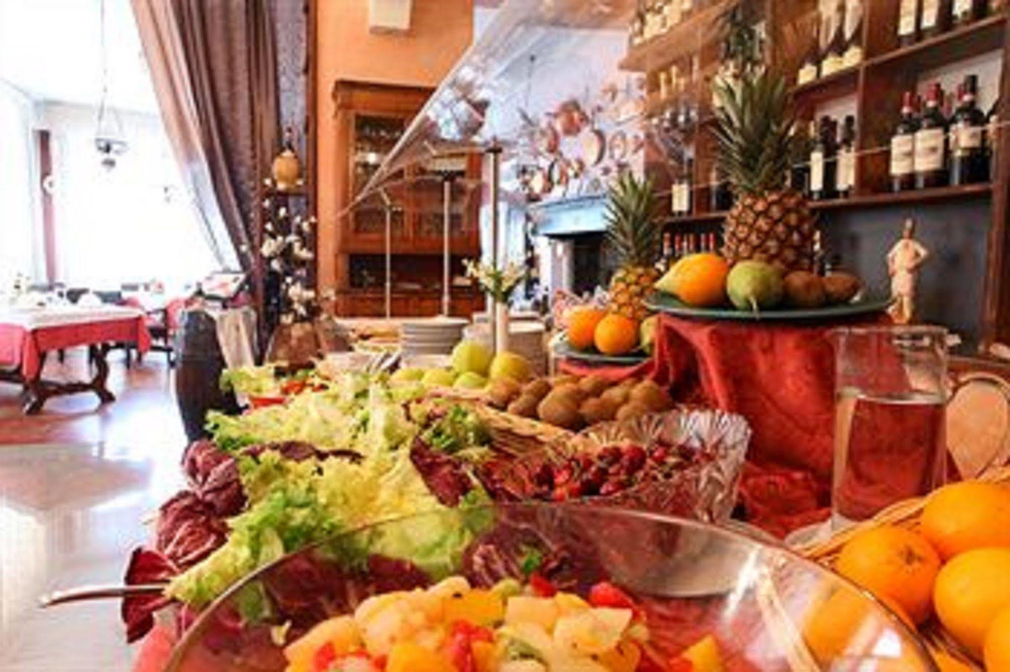 ליצאנו אין בלוודרה Piccolo Hotel מראה חיצוני תמונה